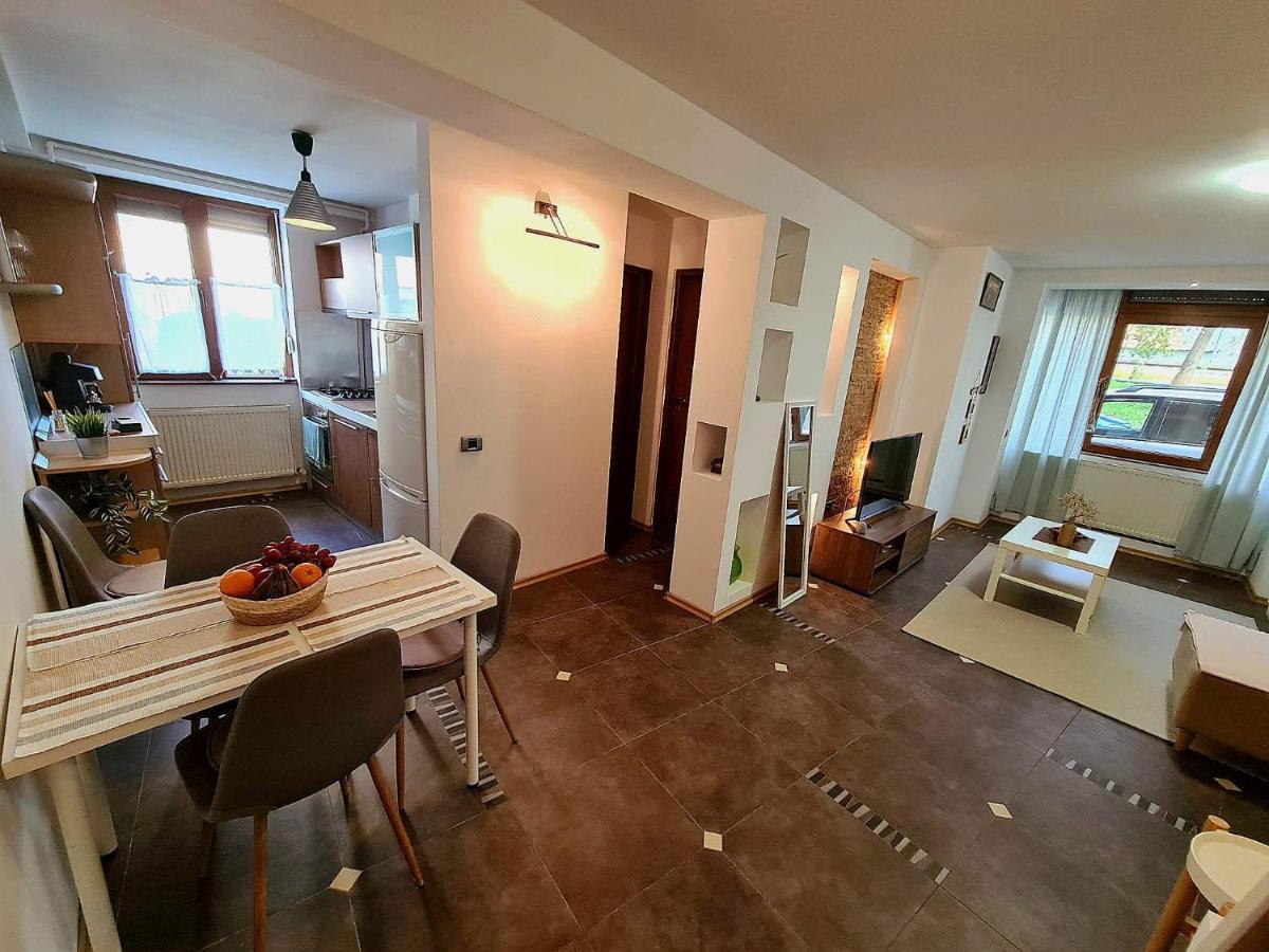 Cosy Apartment In The City Center 阿拉德 外观 照片